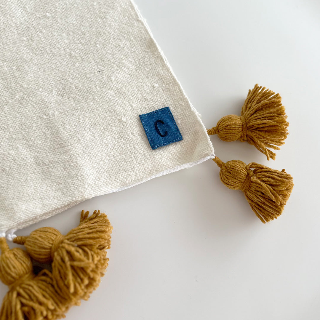 刺繍タグのカラーはランダムでのお届けとなります