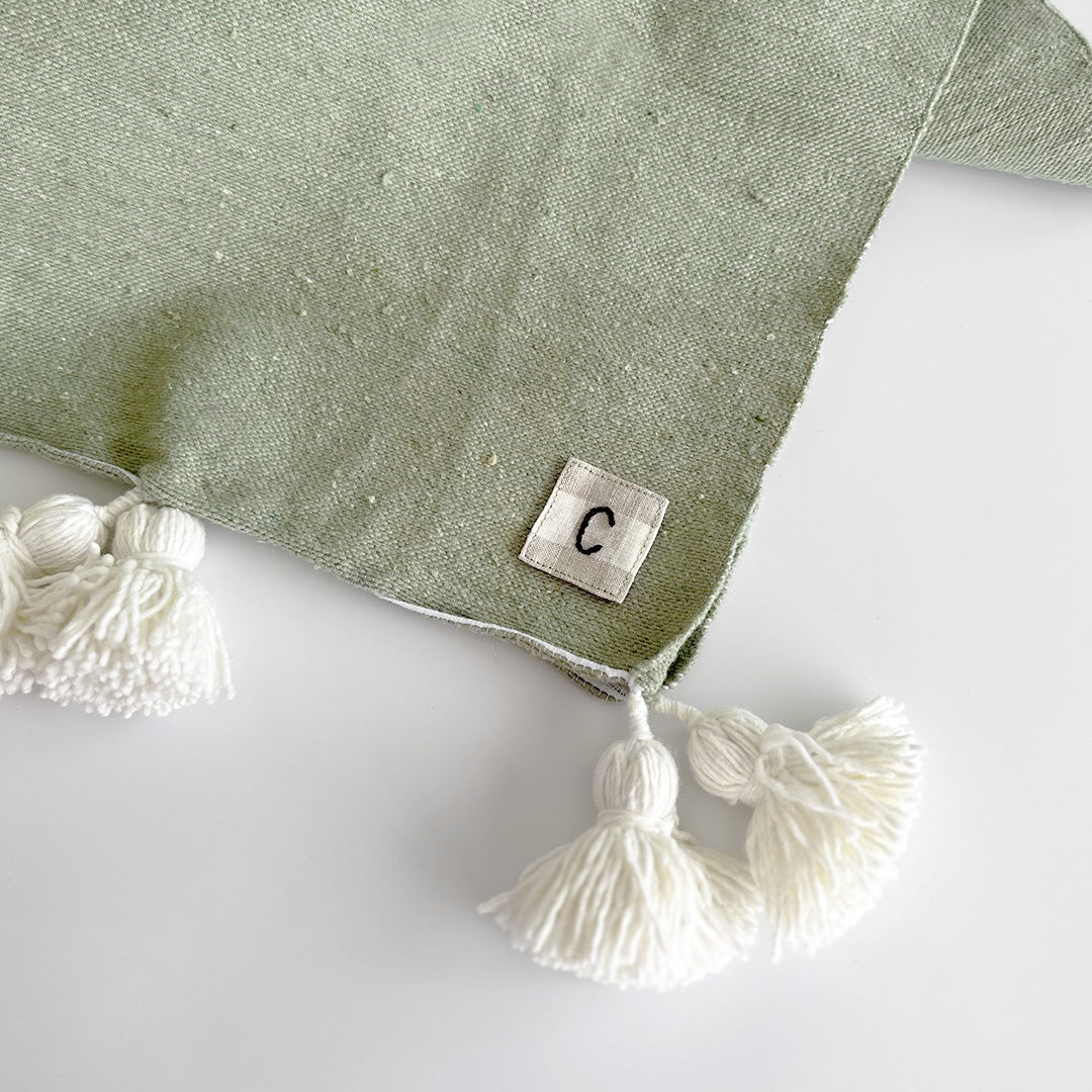 刺繍タグのカラーはランダムでのお届けとなります