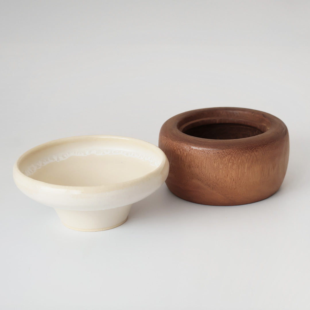 桐鉢:ライトブラウン うつわ:白鳳