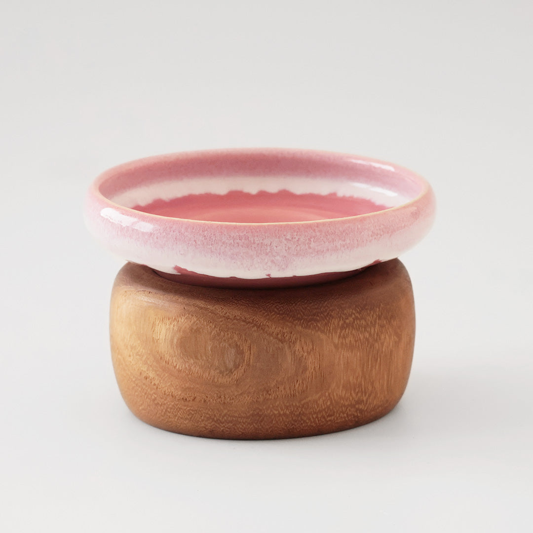 桐鉢:ライトブラウン うつわ:桃