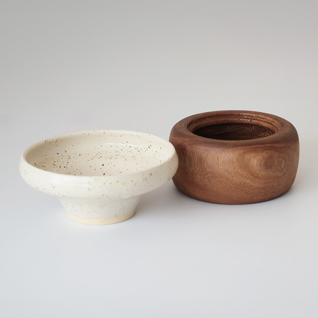 桐鉢:ライトブラウン うつわ:うずら