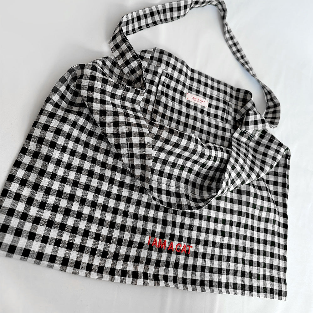 刺繍が斜めに入った商品となります